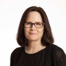 Equipo-Carrie Dolan