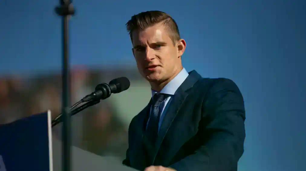 Tether 两面:USAT 的合法分身,与 USDT 的灰色帝国