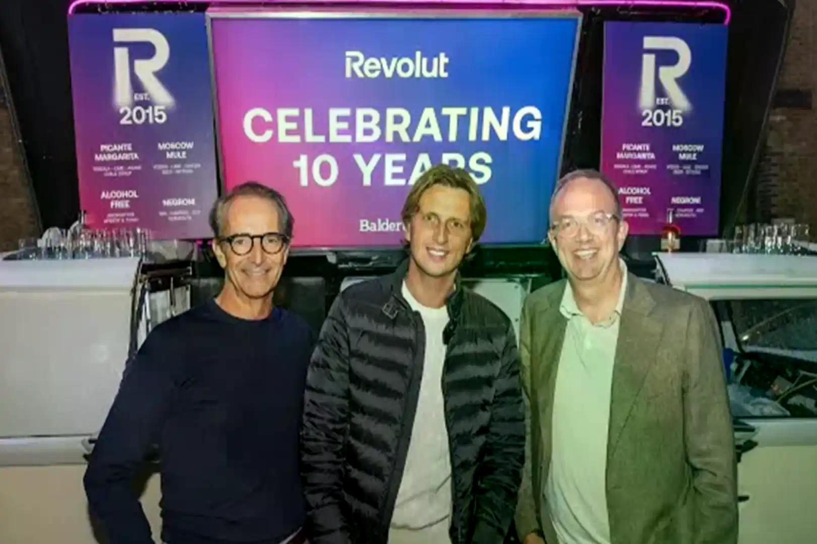 所有的财富神话，都是非共识与时间复利的合谋