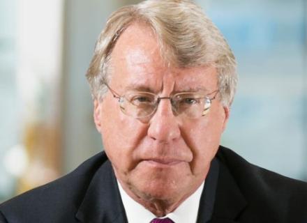 MSTR 是金融鬼话还是加密革命？大空头查诺斯点燃华尔街辩论战