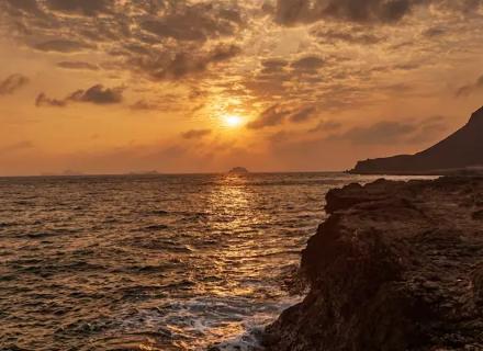 Coinbase研报：地缘风险趋缓，稳定币成为预测市场的「幕后赢家」