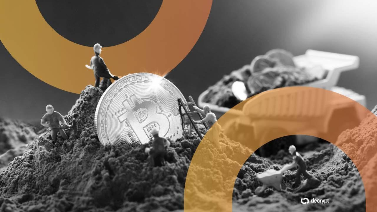 solo-bitcoin-miner-hits-jackpot-225k-btc-reward