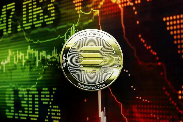 is-solana-sol-hidden-gem-longshort-ratio-signals-unusual-activity