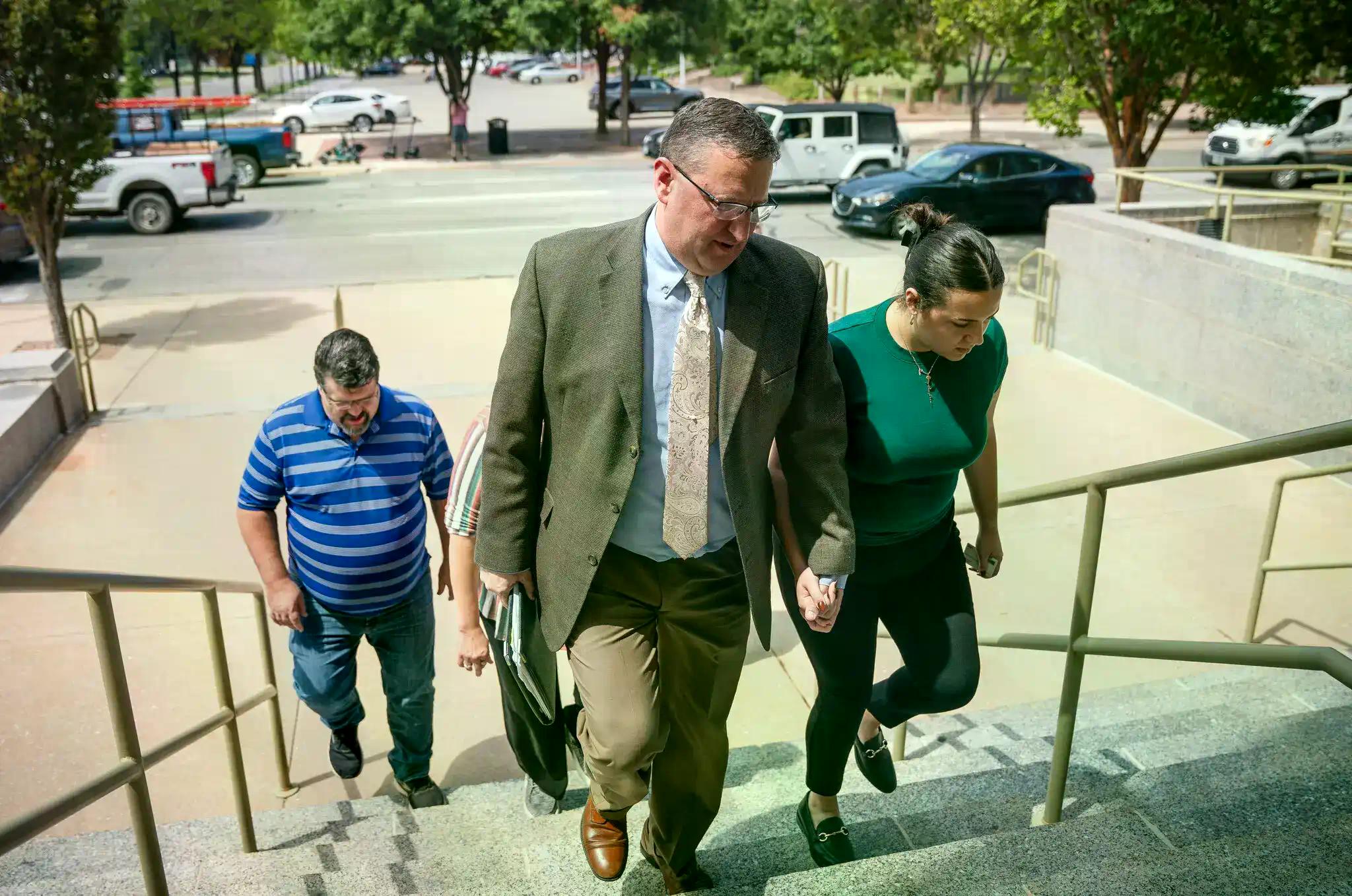 280亿美元黑钱如何在加密行业被「洗白」?