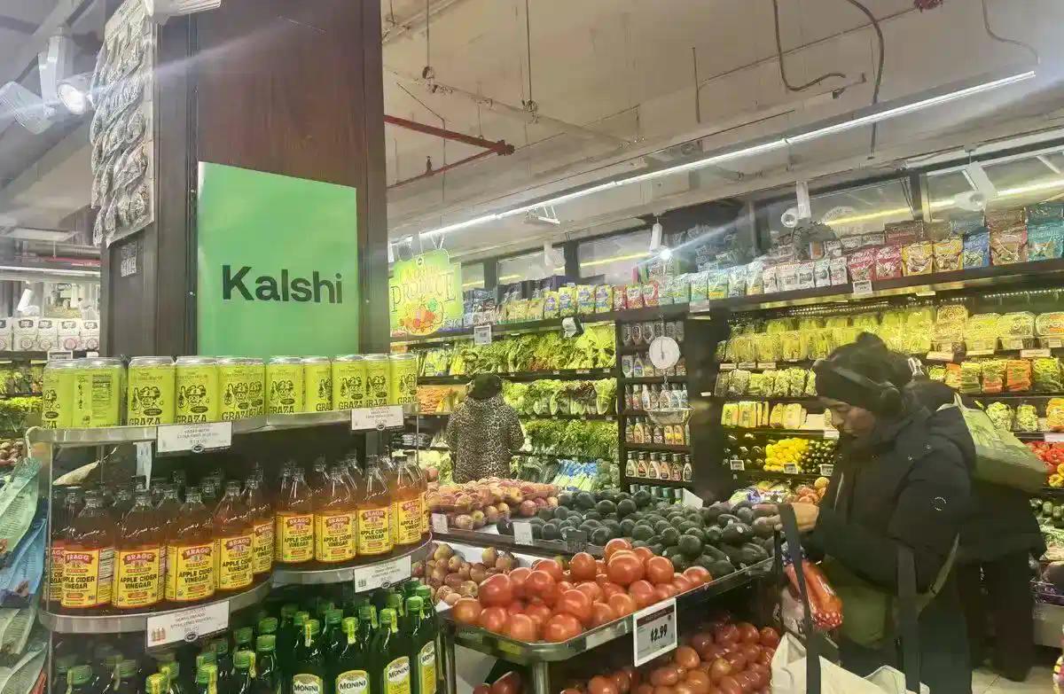 纽约「送鸡蛋」大战:Polymarket开店、Kalshi发券,巨头们打的什么算盘?