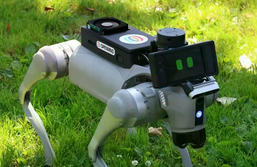 律动专访OpenMind：从x402支付，到打造「机器人的安卓」