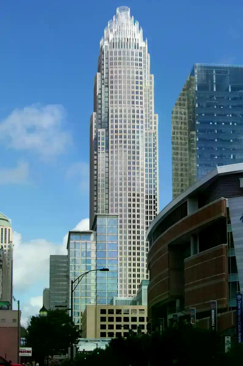 Tether 两面:USAT 的合法分身,与 USDT 的灰色帝国