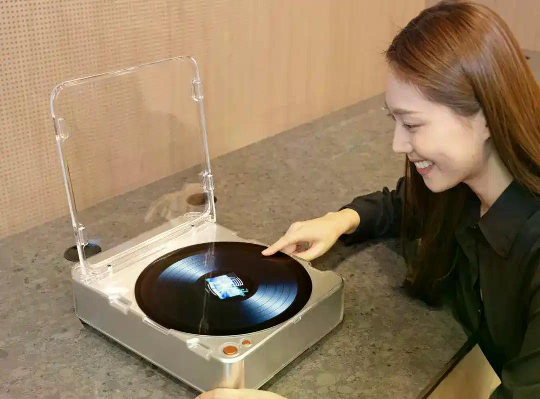 CES 2026最疯狂的25个脑洞：理发师、兽医、按摩师……AI正在抢走他们的饭碗