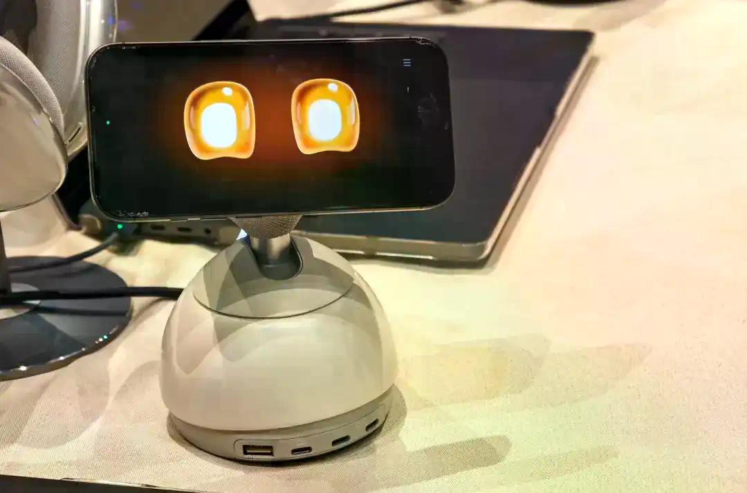 CES 2026最疯狂的25个脑洞：理发师、兽医、按摩师……AI正在抢走他们的饭碗